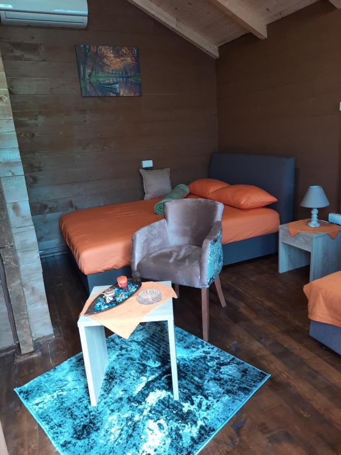 Mali Raj Apartmani Cetinje Eksteriør bilde